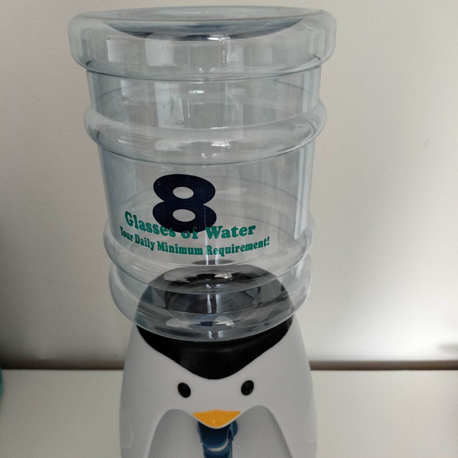 Dystrybutor wody pingwinek 2l