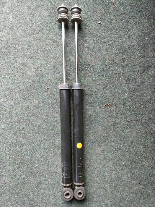 Амортизатори задні Renault 562104719R