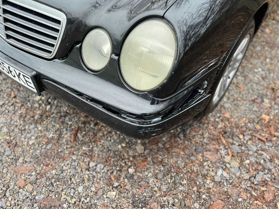 Mercedes E200 (W210) 2.0 л, газ/бензин, автомат