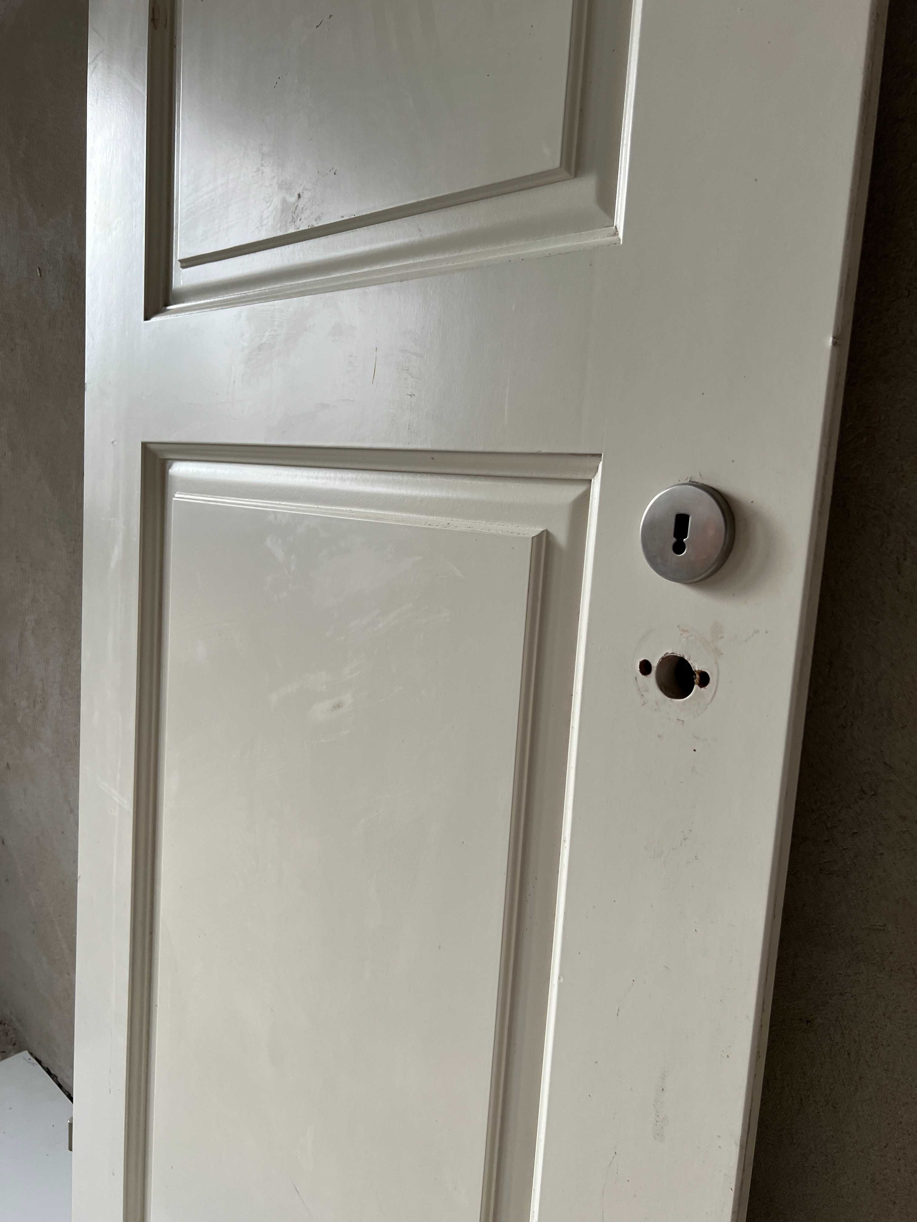 Drzwi białe wewnętrze / zewnętrzne 85 x 201 cm OKAZJA