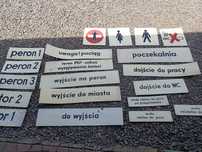 Stare tablice PKP tekstolit