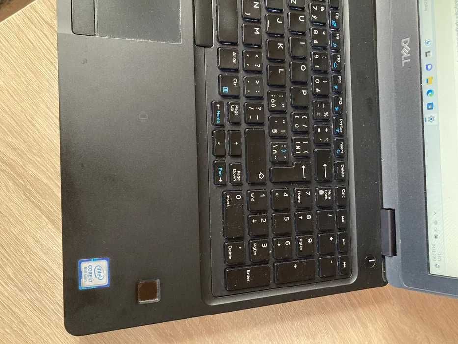 Laptop Dell Latitude 5591 czytnik linii papilarnych 15,9'