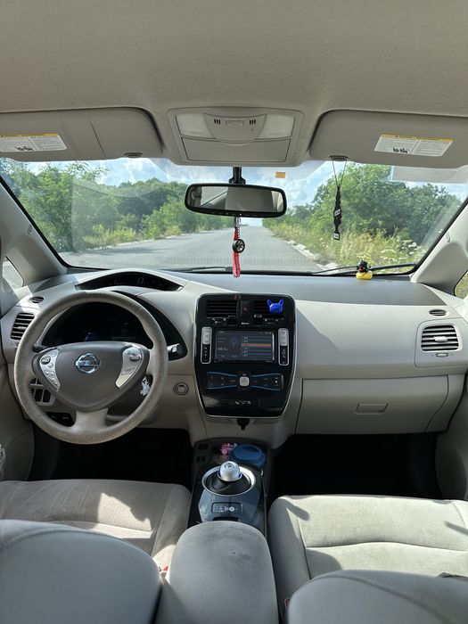 Продам Nissan Leaf