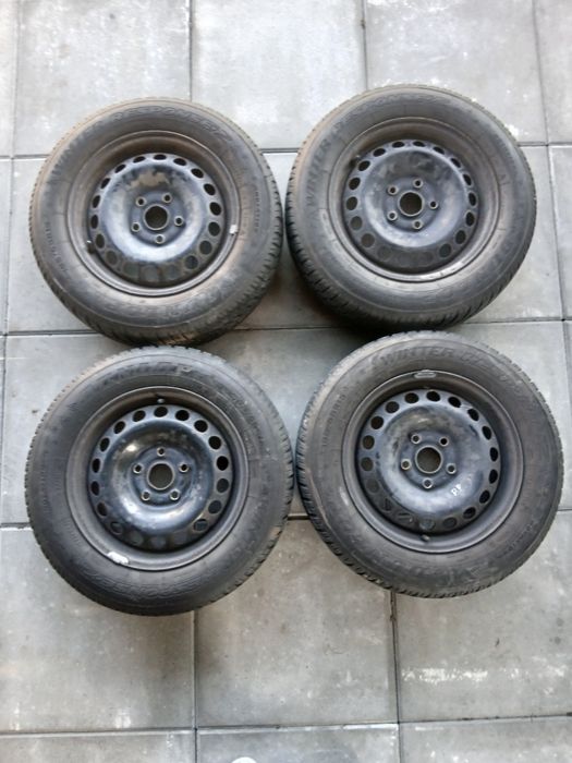 Komplet opon zimowych z felgami 15