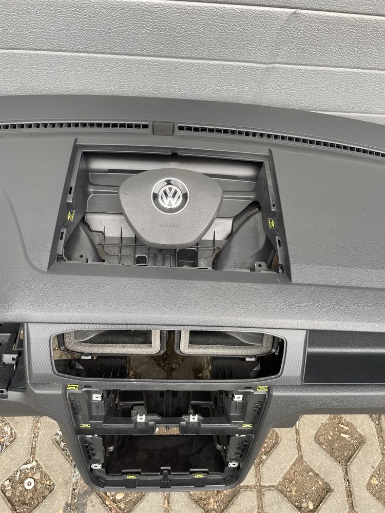 VW Caddy 2k5 kokpit deska airbag