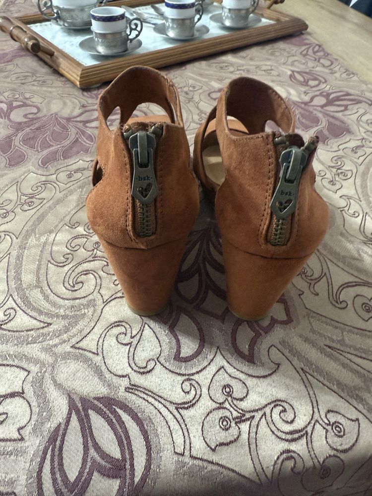 Sapatos Salto Alto Bershka Castanhos