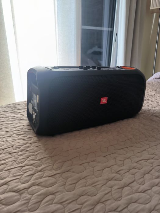 JBL partybox on the go