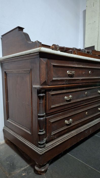 Cómoda antiga para restauro