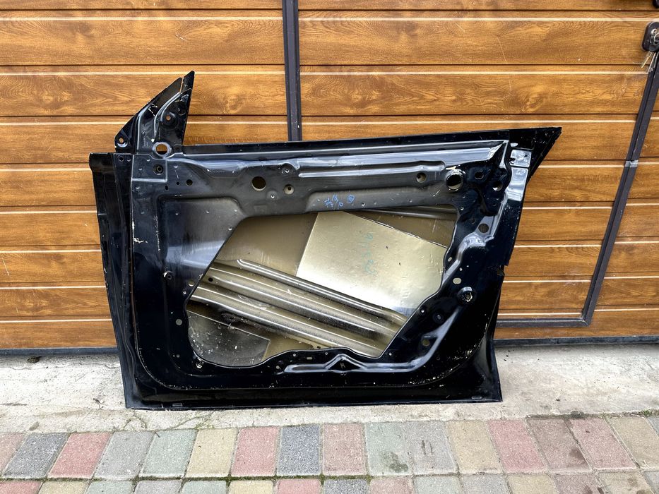 Двері передні праві Тесла моделі У Tesla Model Y 2020–2026