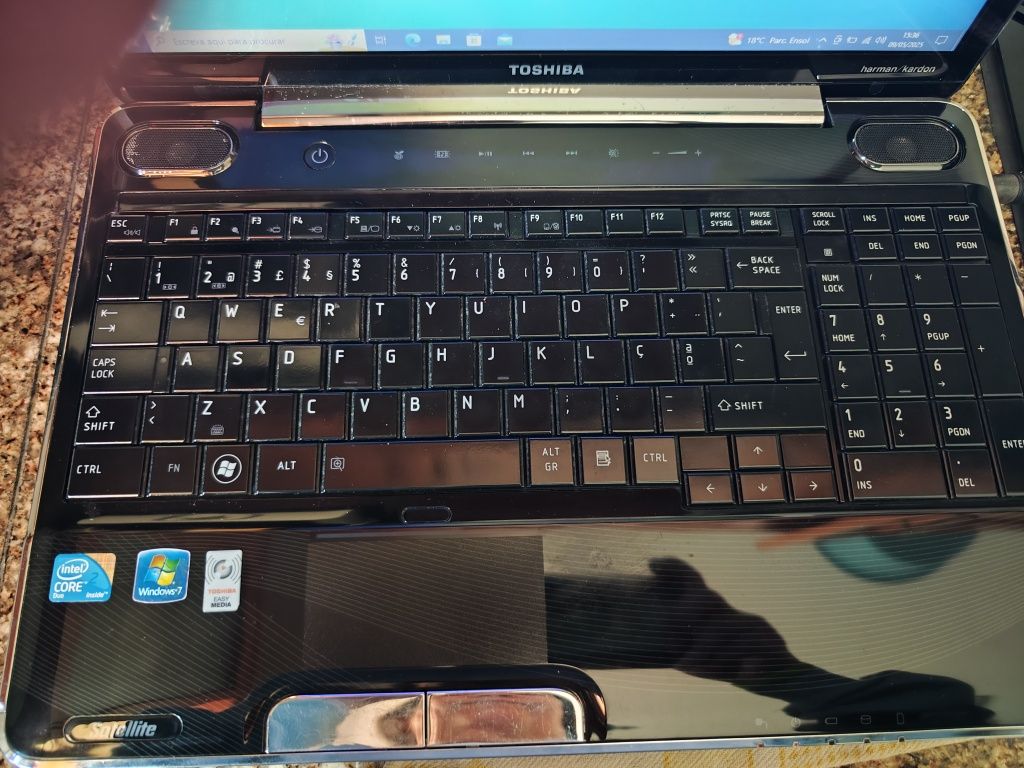 Portátil Toshiba Satellite A500-19T