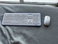 Бездротова клавіатура та миша