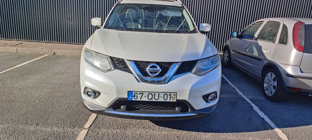 Nissan X-trail 2016 gasoleo, estofos em pele, 7 lugares
