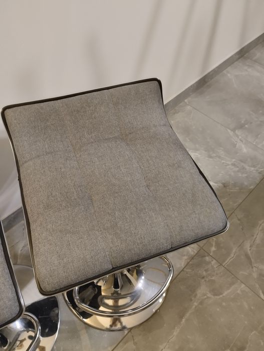 Hoker/krzesło barowe 2 sztuki