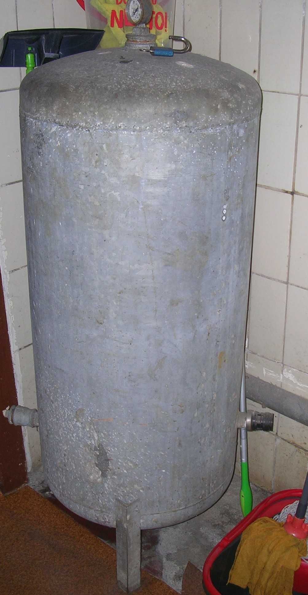 Zbiornik na wodę do Co. 200 litrów