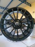 Nowe felgi aluminiowe seat skoda vw 18 cali czarne 7,5
