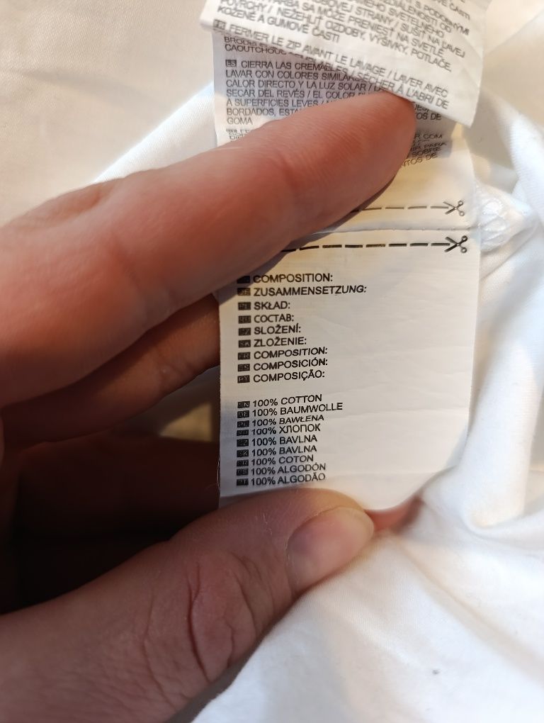Klasyczna biała koszula z lamówką