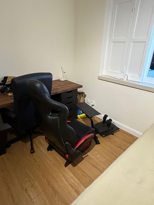Cadeira backet e volante thrushmaster