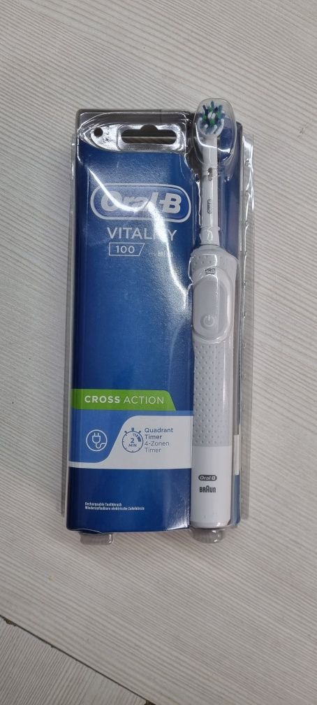 Електрична зубна щітка Oral-B.D100.413.1