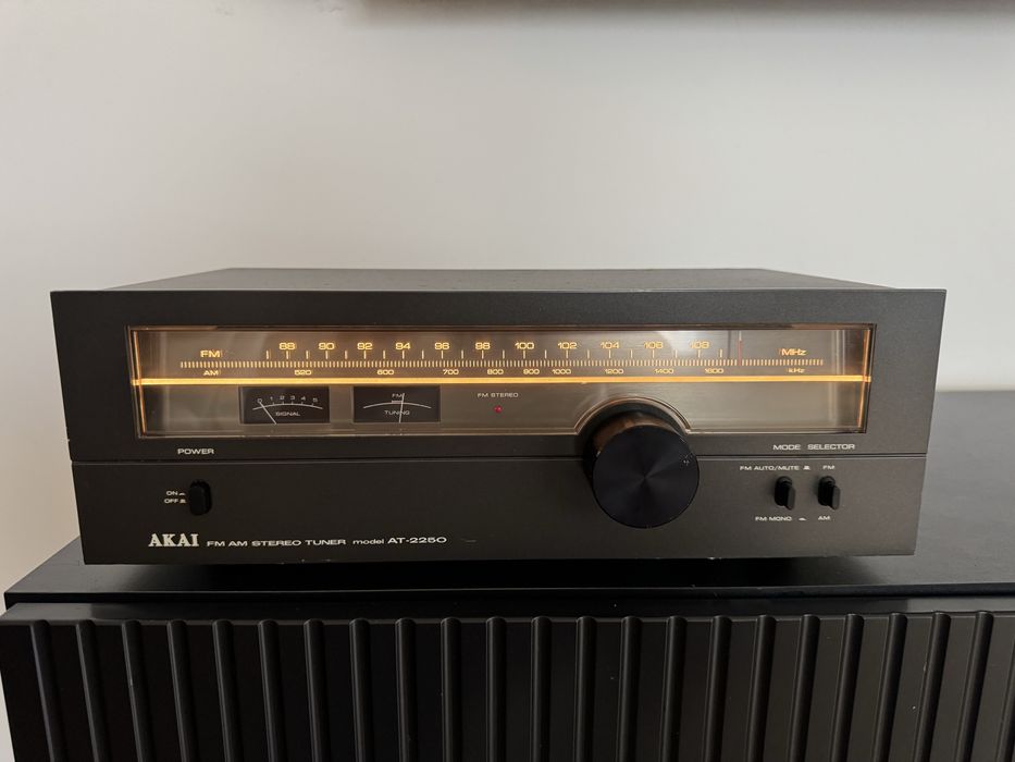 Tuner Akai AT 2250