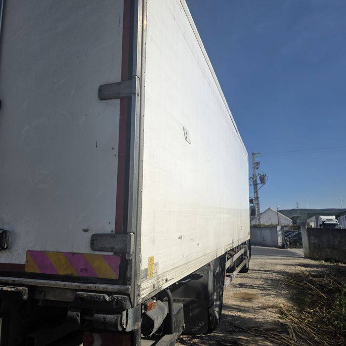 Camião Renault Premium 19T