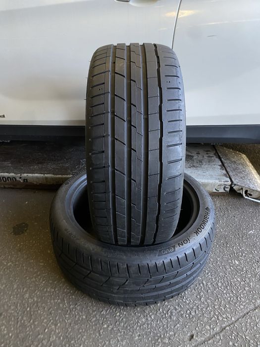 235/40/19 - Hankook iON EVO