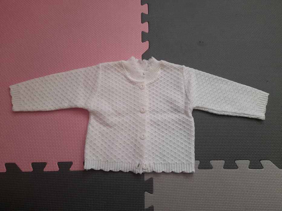 Nowy bez metki elegancki sweterek rozmiar 74