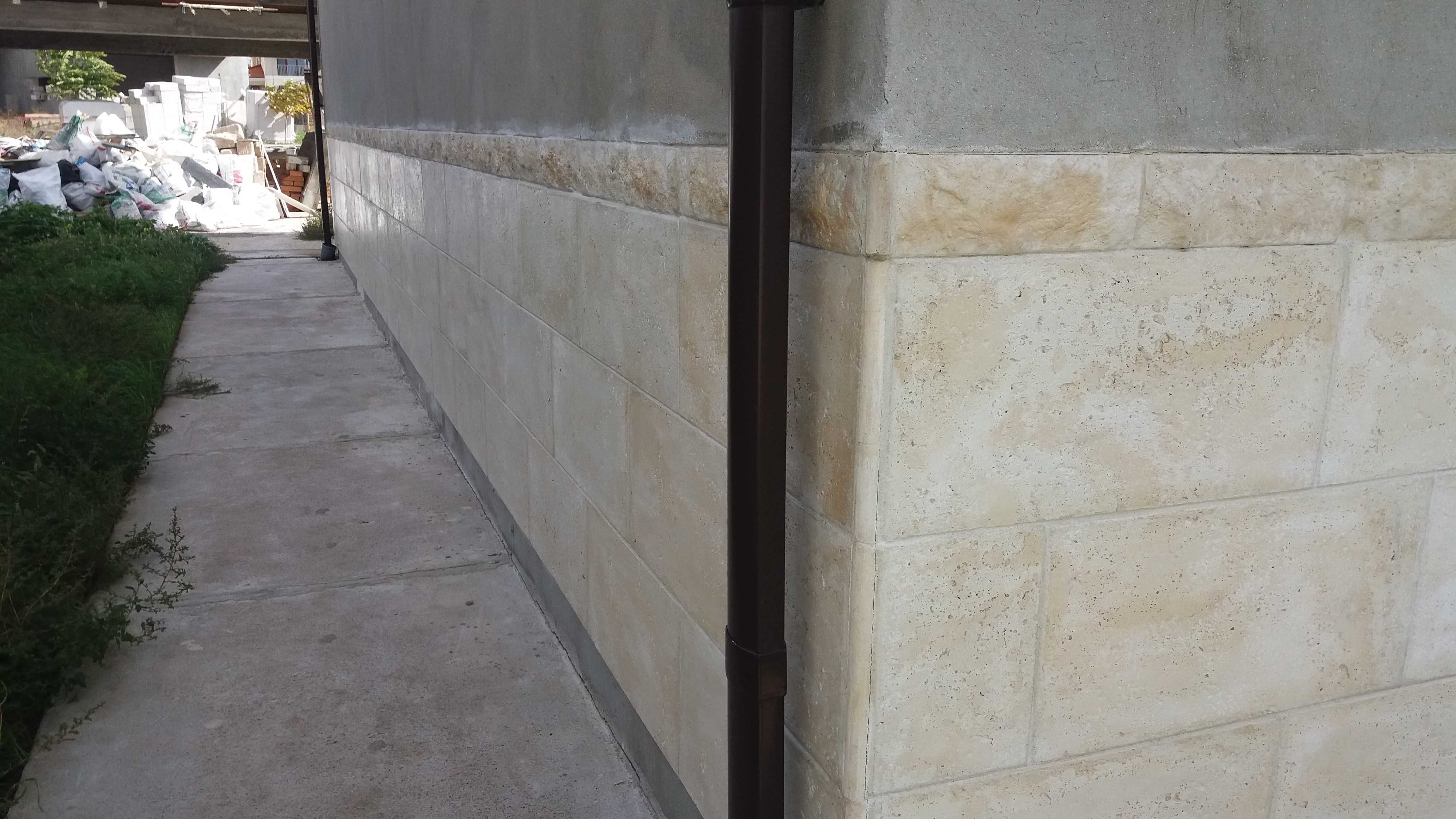 травертин плитка и декор из бетона