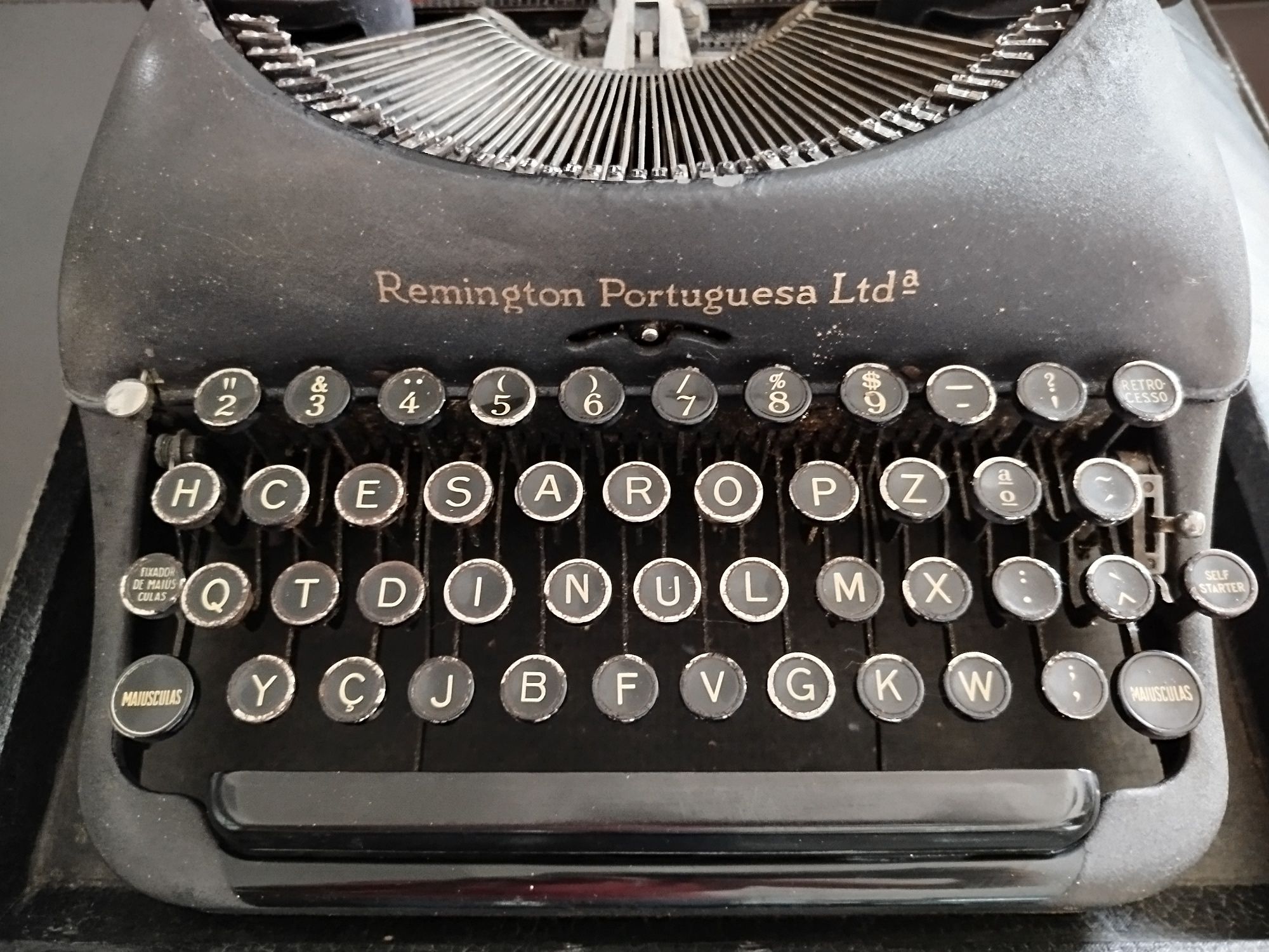 Máquina de escrever Antiga  marca Remington