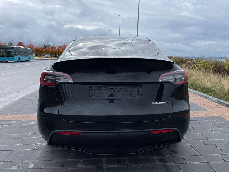 Tesla Model Y Performance  Одесса,Интересует обменна квартиру в Одессе