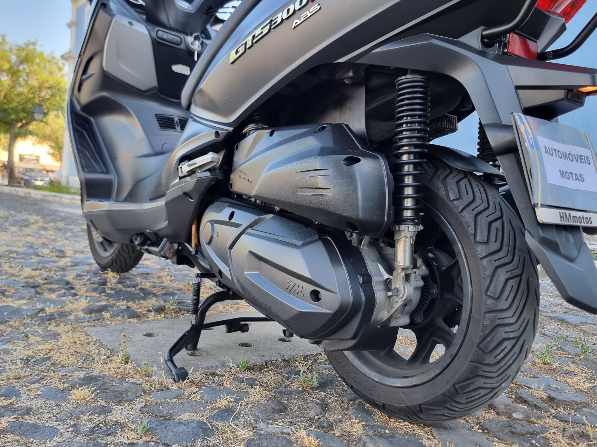 300i Abs mala givi46