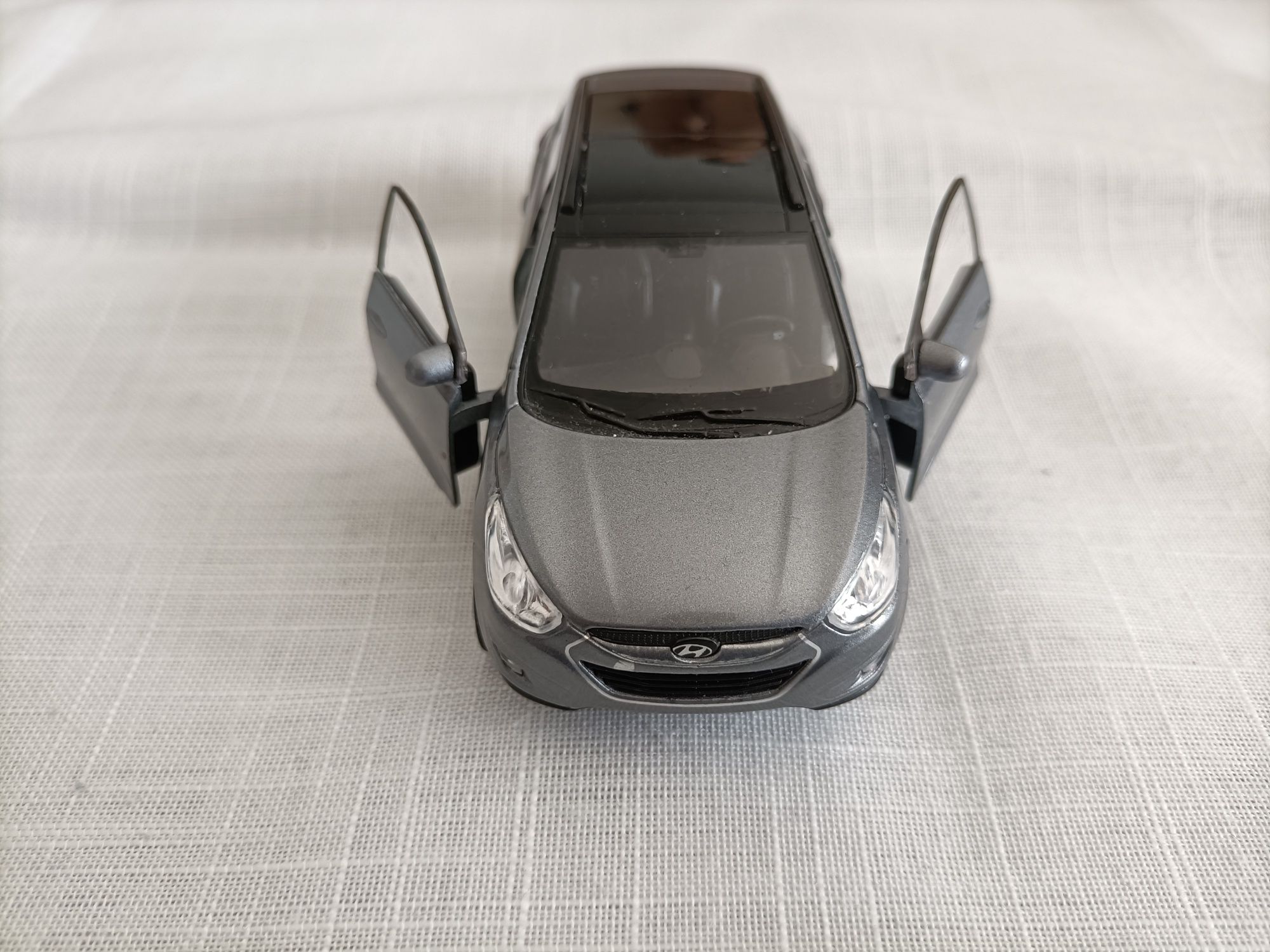 Samochód Welly 1:34 Hyundai tuscon IX