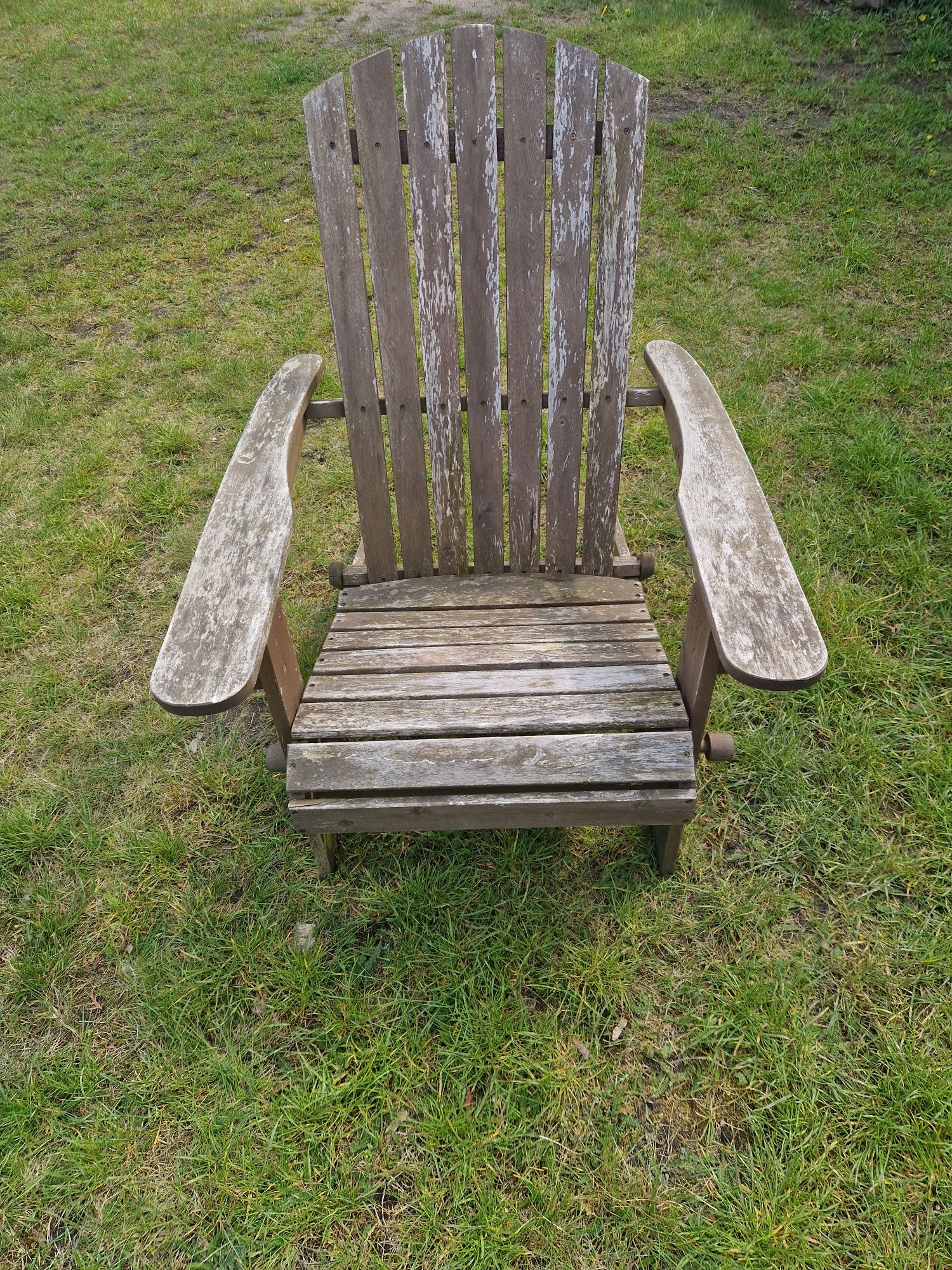 Drewniany fotel ogrodowy, leżak - do odświeżenia