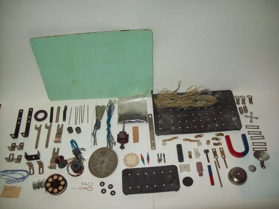 Электроконструктор конструктор 100 занимательных опытов пр-во СССР