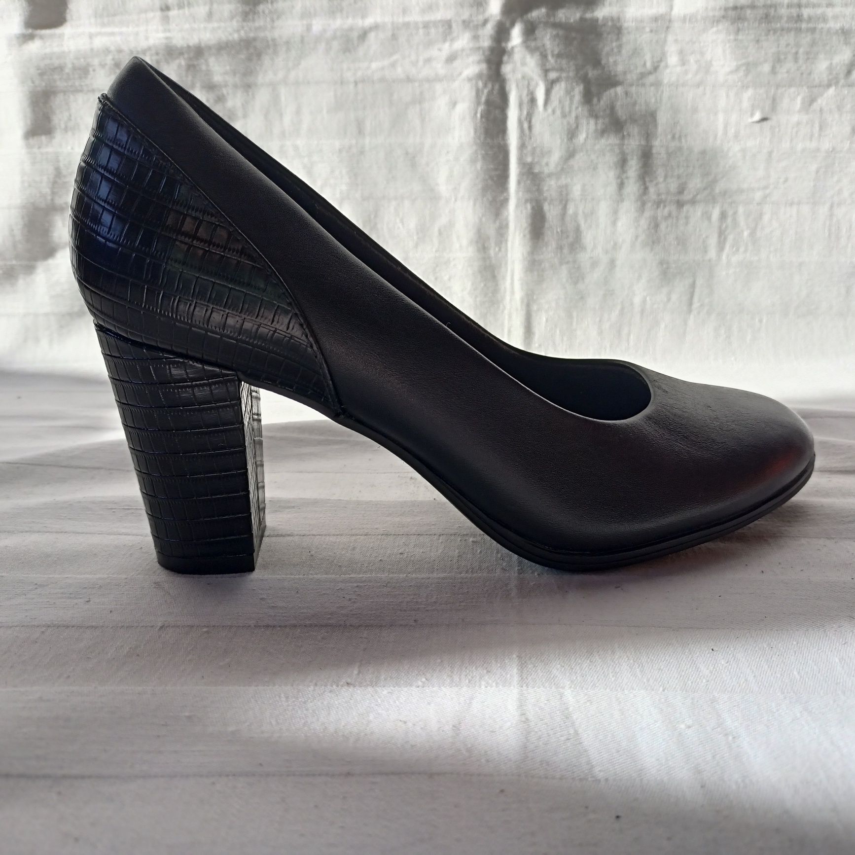 Clarks roz. 37 / UK 4 D / - dł. wkł. 23,5 cm - skóra - super stan