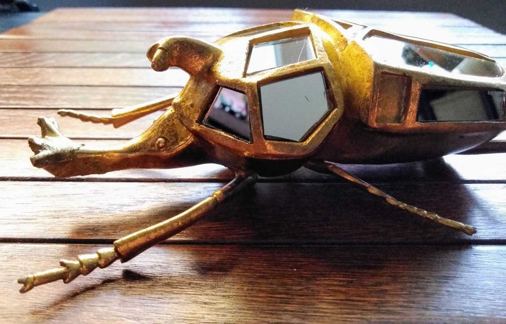 Figurka dekoracyjna chrząszcz skarabeusz żuk lustro Beetle Mirror