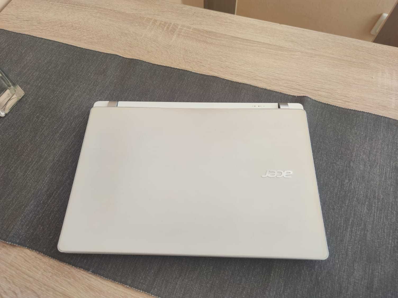 Laptop Acer Aspire V3-371 + gratis etui