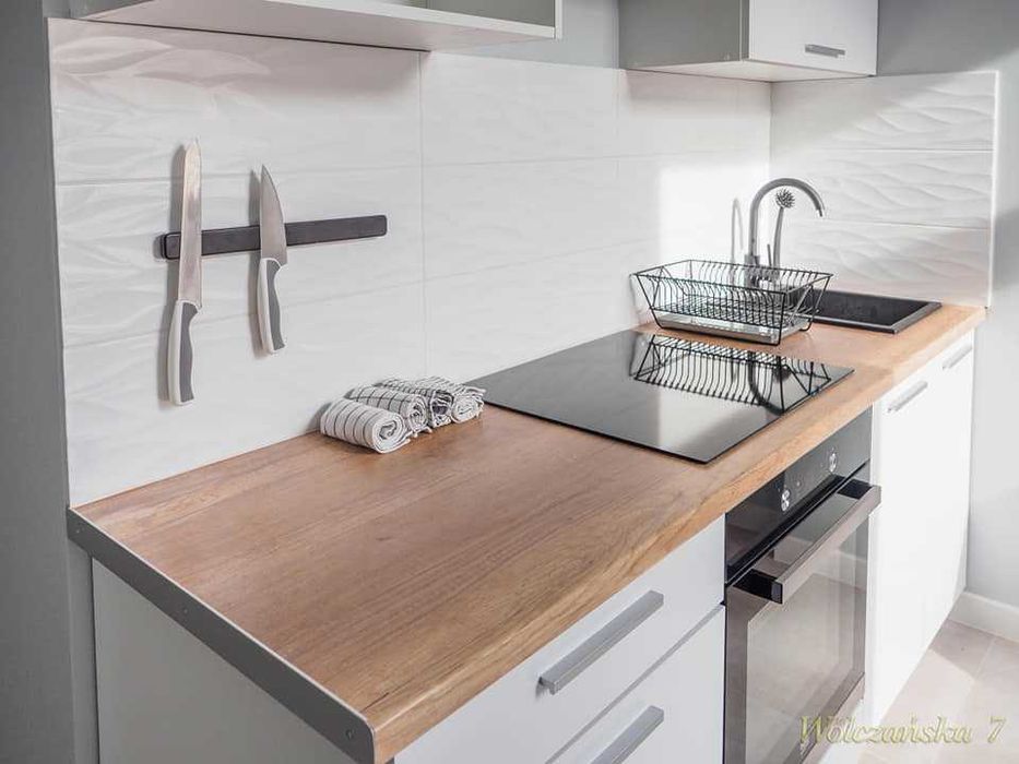 Wólczańska 7 - Pokój dla studentki w 3-osobowym mieszkaniu m.19 AMUZ