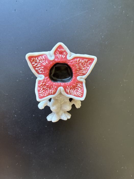 Troco demogorgon kinder joy