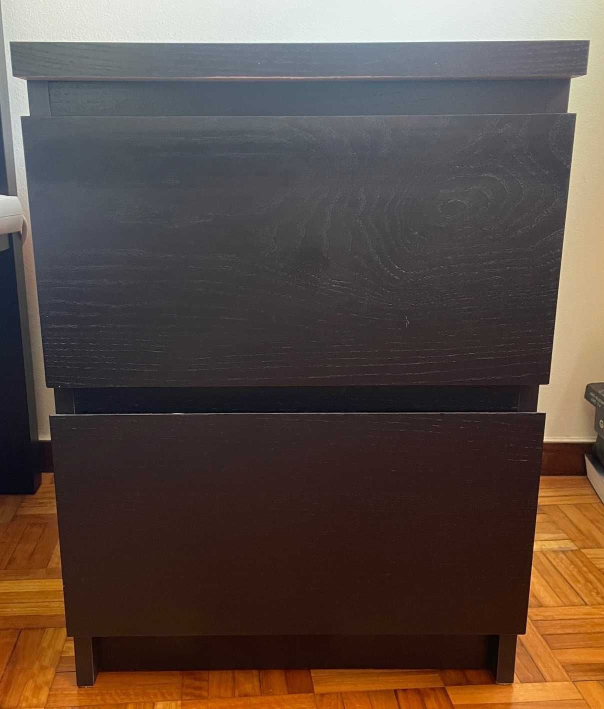 Mesas de cabeceira IKEA MALM – 35€ cada ou 65€ as duas