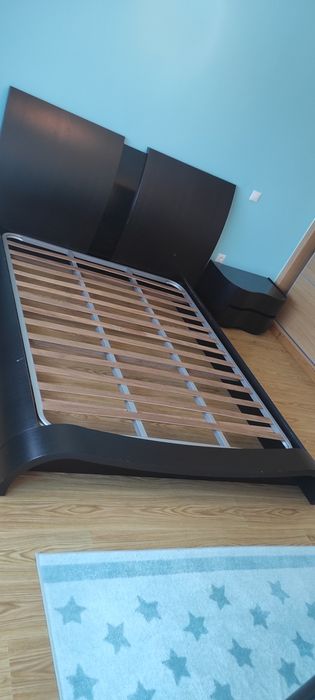Vende se cama de casal 150x195 cor preto