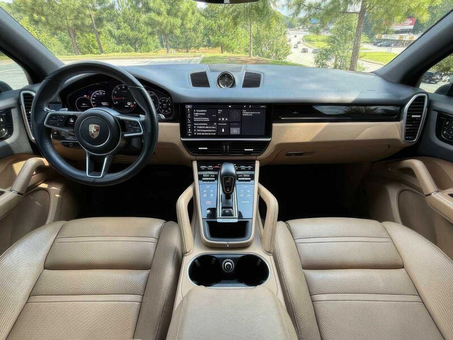 Porsche Cayenne      2019