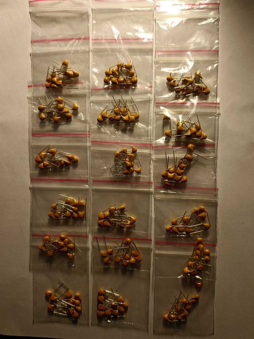 300 набір конденсатор 2-15-82-150-680PF 1-10-47-100NF 0,1-1uF іоністор