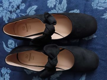 Sapatos de camurça pretos