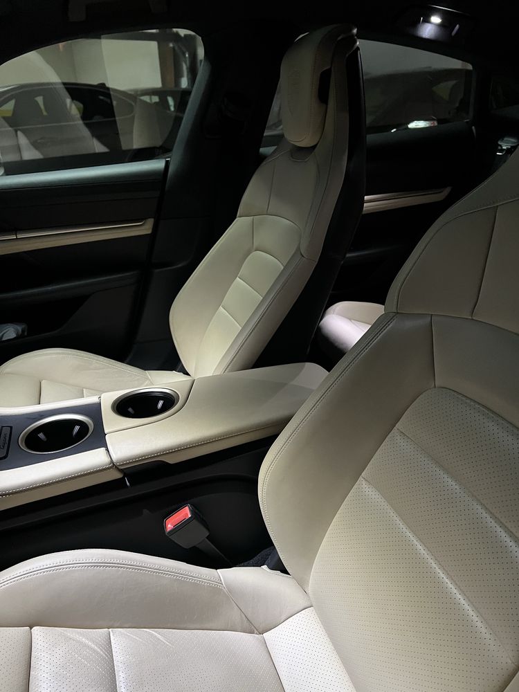 Porsche Taycan Bateria Plus