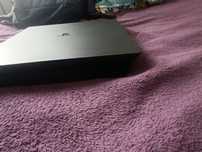 Ps4 z grami i padem i okablowaniem