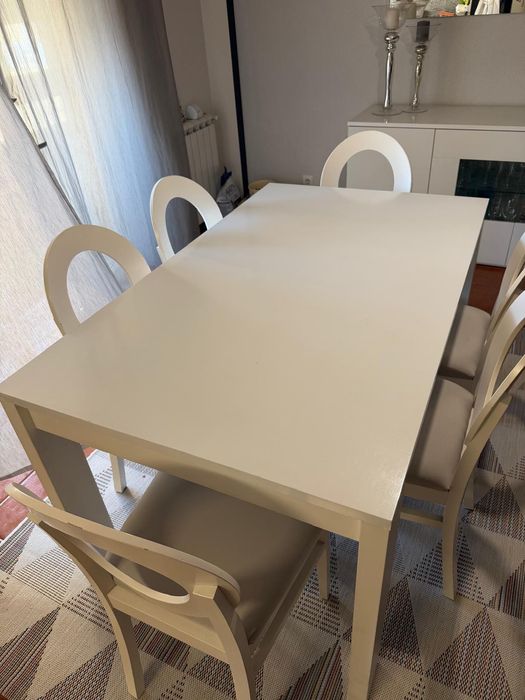 Mesa de Jantar Extensível + Cadeiras