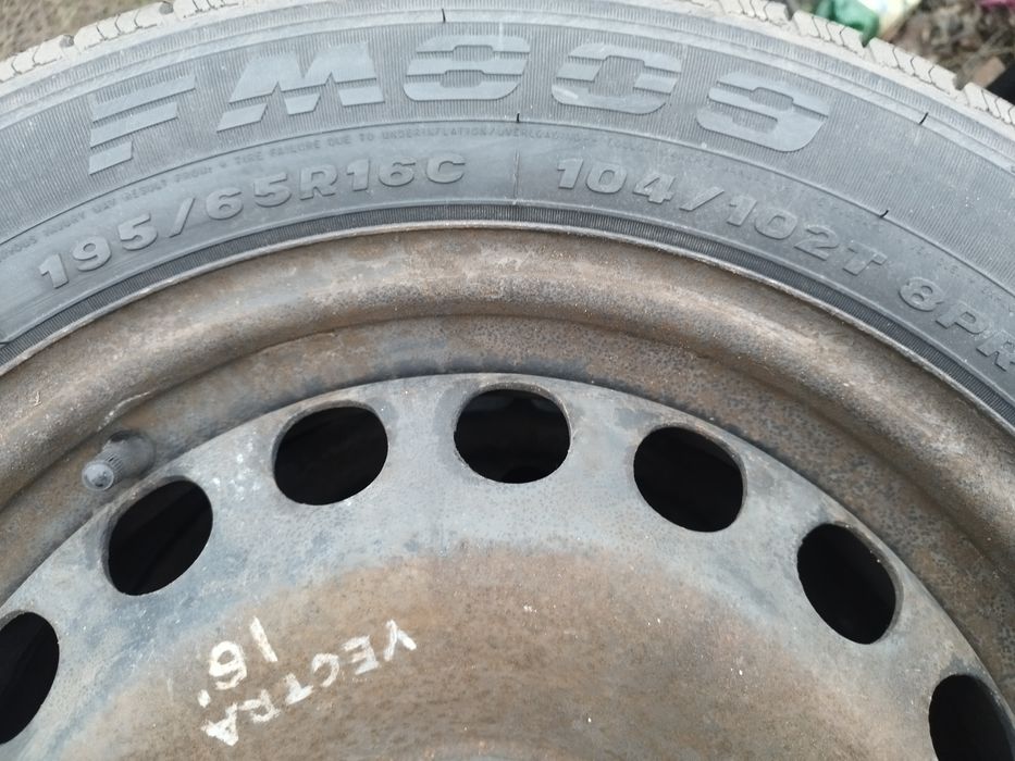 Продам зимову резинку з дисками195/65-R16C