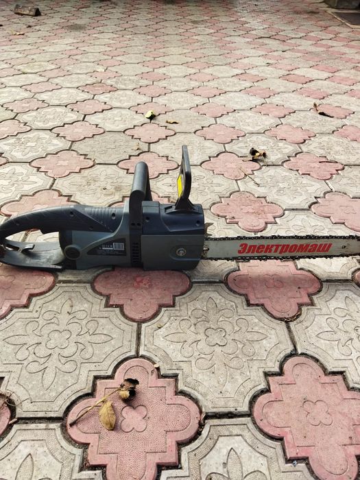 Продам електропилку