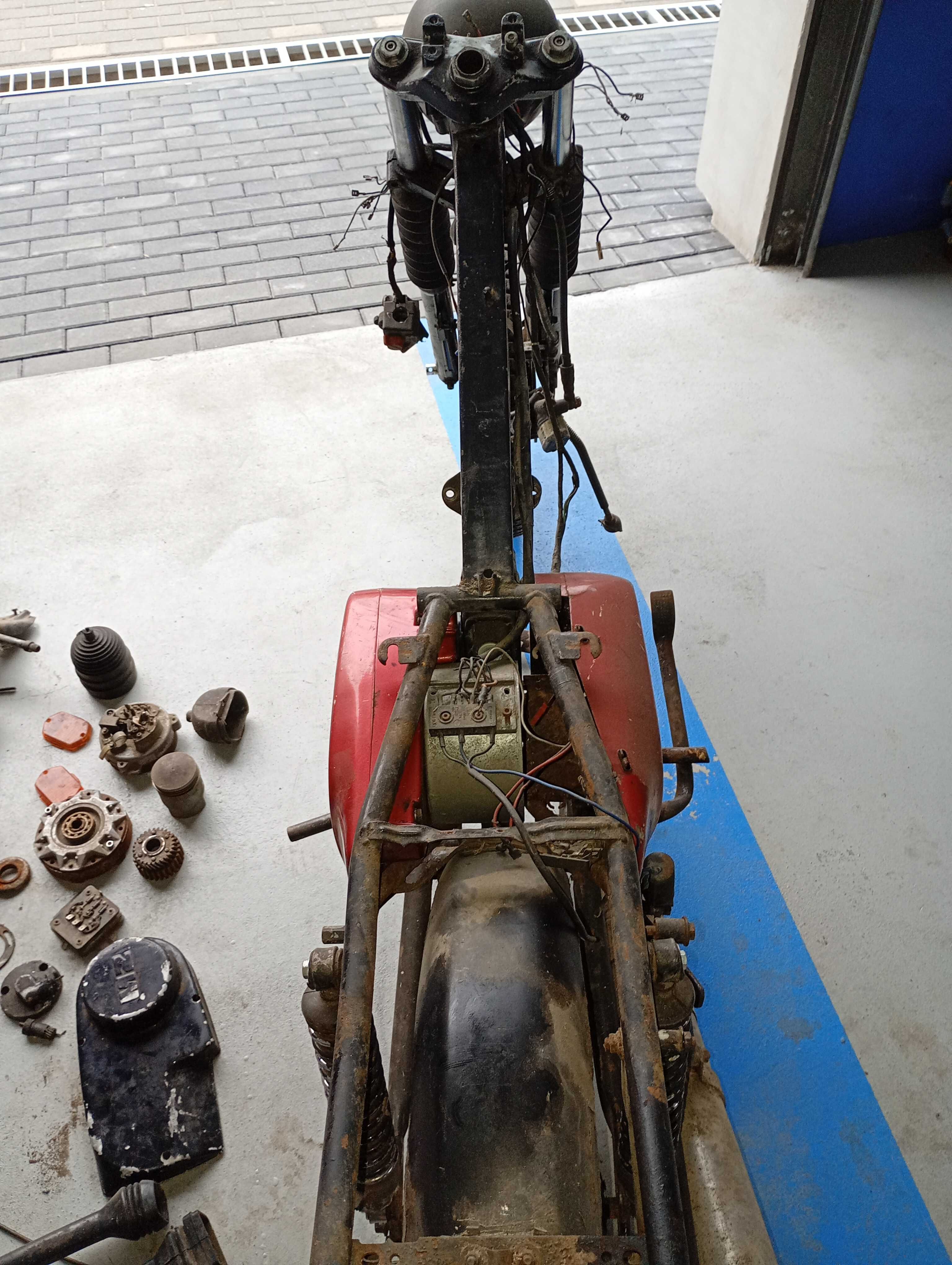 mz etz 251 rama silnik