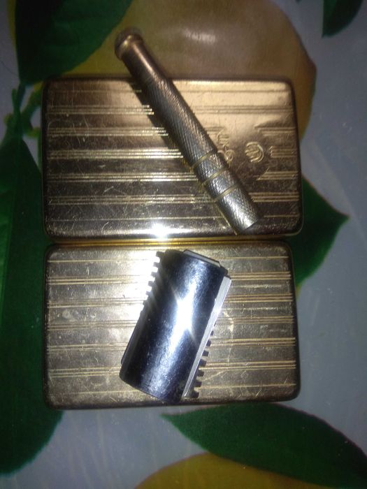 Продам раритетный  бритвенный прибор СССР